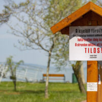 Koronavírus  A lezárt szabadstand Balatonfenyvesen