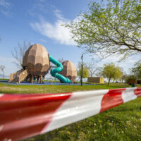 Koronavírus  A lezárt szabadstand Balatonfenyvesen
