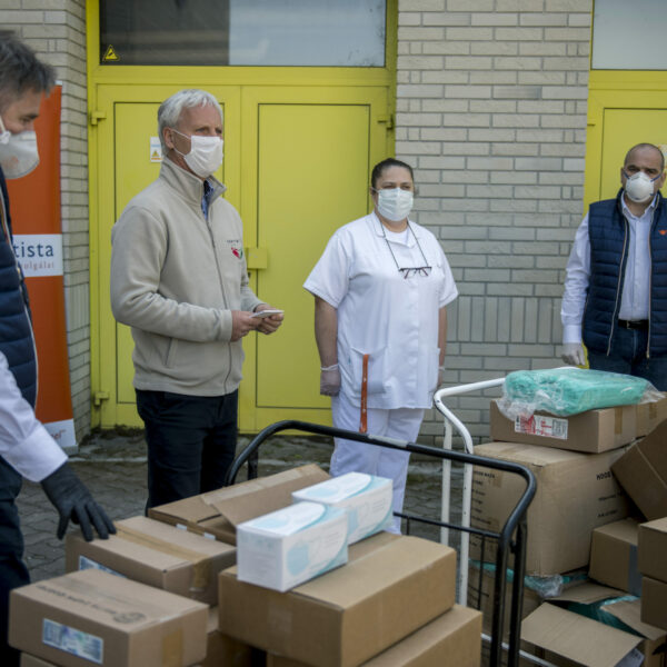 Multivitaminokat és védőfelszerelést kapott a Malomvölgyi úti idősekotthona