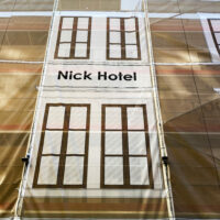 cropped-Nick-Hotel-kontr.jpg