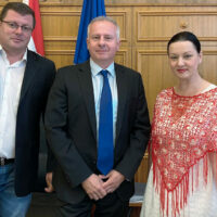 cropped-városvezetők-1.jpg