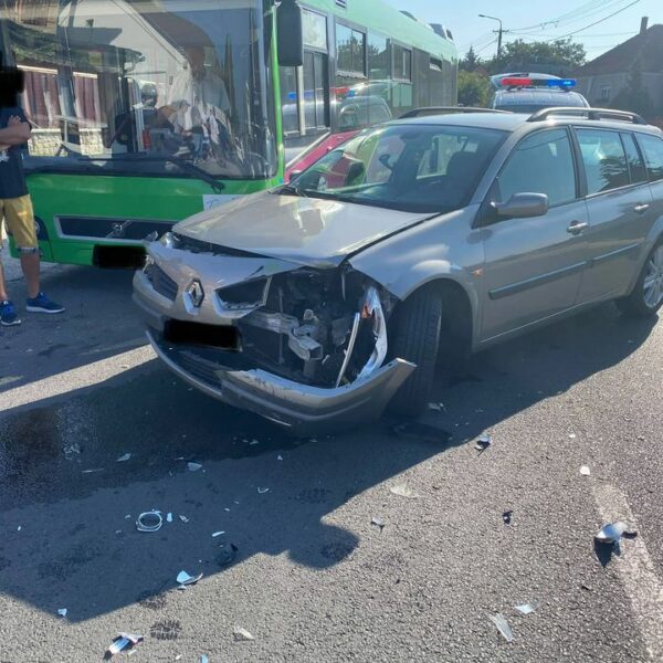 Megint busszal koccant egy autós Pécsett