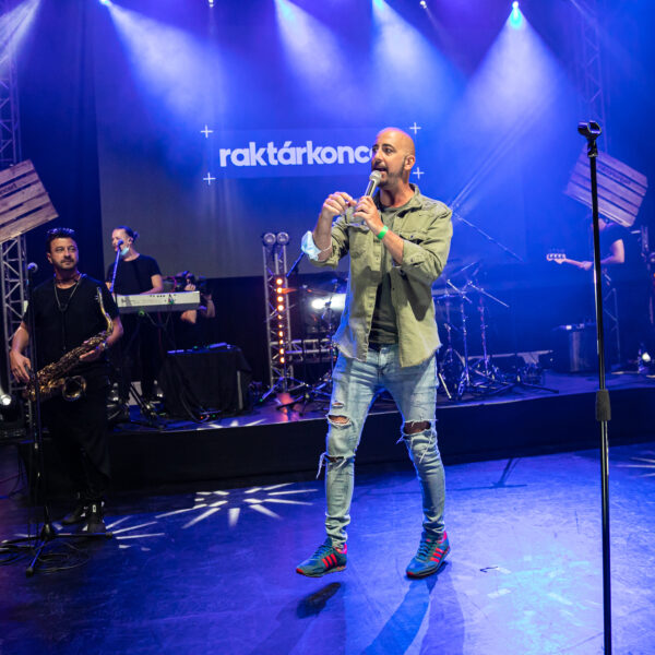 Híre már megelőzte: Raktárkoncert, összefogás a hazai könnyűzenéért