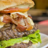 cropped-burger-1553287_1920.jpg
