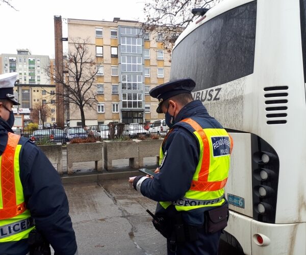 Több rendőrrel találkozhatunk az utakon