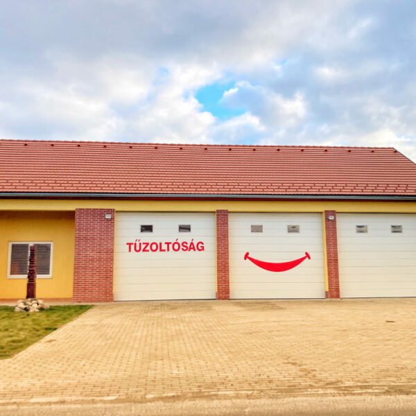 LÉTEZIK! Mosolygós tűzoltóságot találtunk Baranyában!