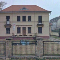 Debrecen, MSZP székház előkertje