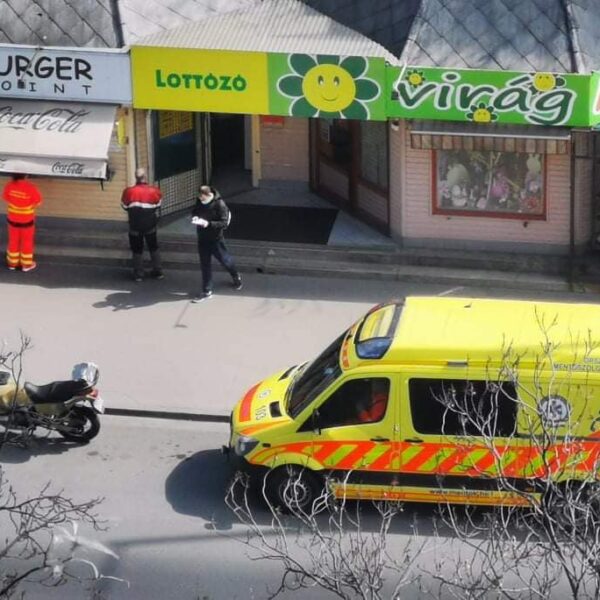 ELKÉPESZTŐ: kiugrottak ebédelni, feljelentették a mentősöket húsvétkor!