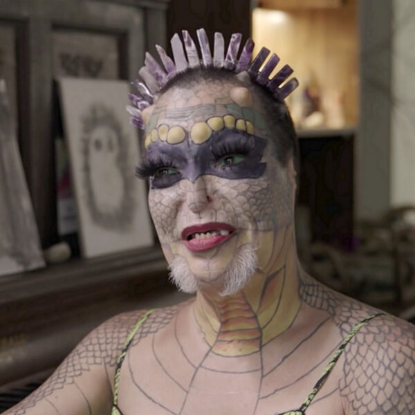„Gendersemleges sárkánynak” operáltatta magát egy bankár