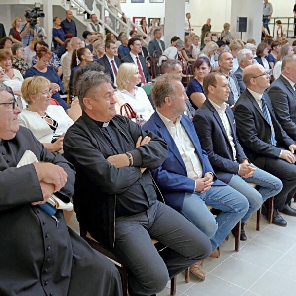 A teljesen felújított Árpád fejedelem Gimnáziumban indult a tanév Pécsen