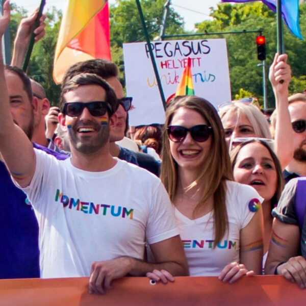 Felül a Momentum a Pécs Pride vonatára, és száguldani akar rajta!
