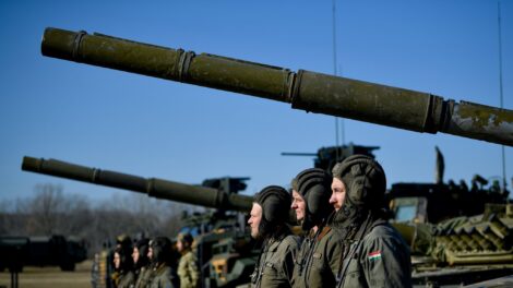 Minden fiatal férfinak ott a helye a sorozáson – Döntöttek a hadikötelezettségről Európa vezető hatalmában