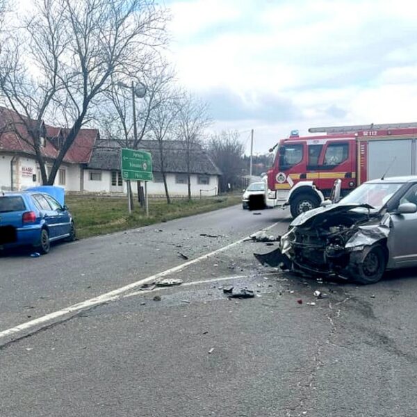 Két kocsi karambolozott Harkány közelében