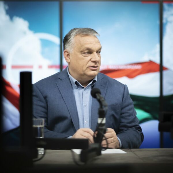Orbán: 100 ezer kisvállalkozás marad a rezsicsökkentésben