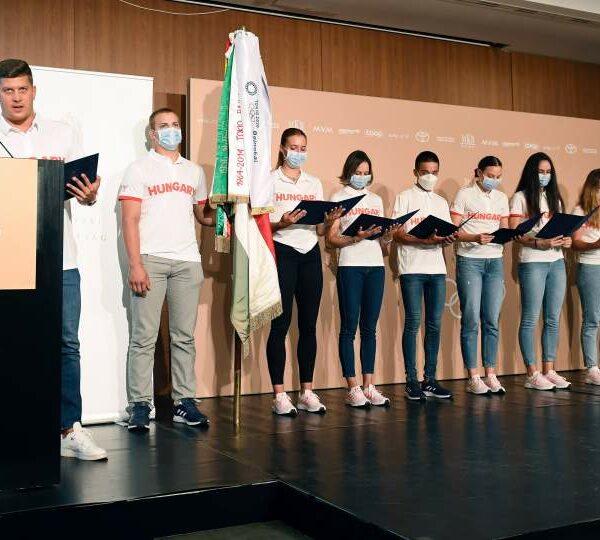 Négy pécsi sportolónak szoríthatunk az ifjúsági olimpiai fesztiválon!