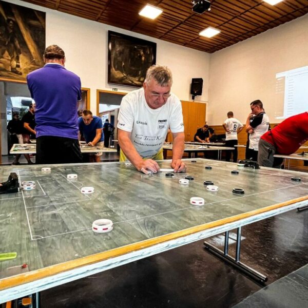 Kilenc év után lettek újra bajnokok a komlói gombfocisok – pontosabban szektorlabdások
