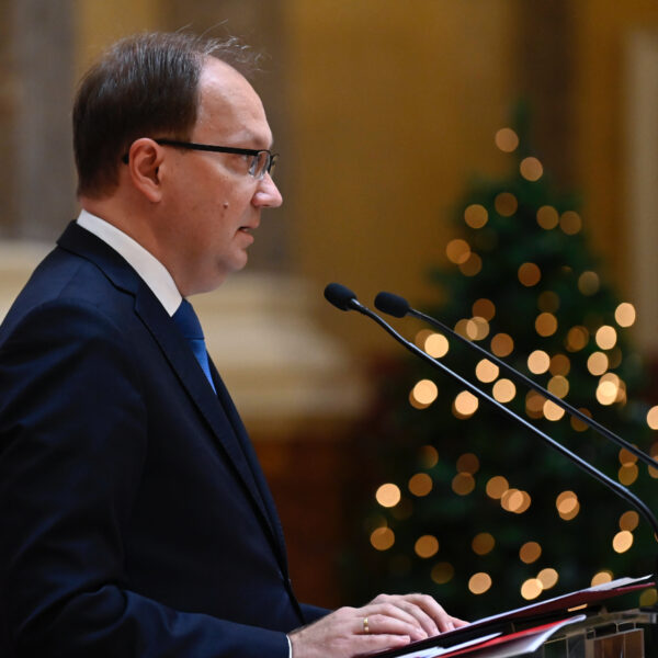 Új kormányzati pozíciót kaphat Hoppál Péter