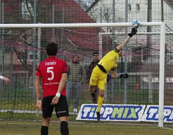 A futball savát-borsát adó gólok elmaradtak: 0-0 Pécsett és Szentlőrincen is