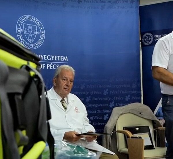 Különleges új eszköz gyógyítja a kis betegeket a pécsi gyermekklinikán