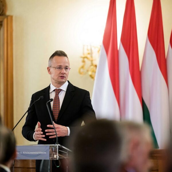Szijjártó Péter Pécsen: hat dél-dunántúli cég kap 2,5 milliárdos támogatást