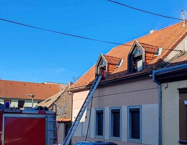 Fürdőszobában keletkezett tűz egy pécsi lakásban