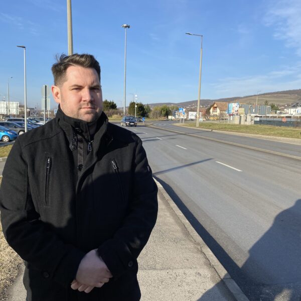 Mielőbb kétsávossá alakítaná a patacsi körforalmat a pécsi jobboldal