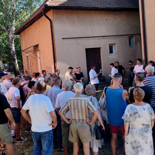 Tiltakoznak a tervezett krízisszálló ellen a pécsi belváros szélén élők