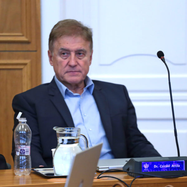 Megnyerheti a választást Pécsen az orvosprofesszor, Cziráki Attila?