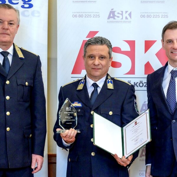 Különleges díjat vehetett át Baranya bűnügyi rendőrfőkapitány-helyettese