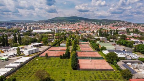 10 napra a tenisz fővárosa lesz Pécs! Testközelből izgulhatunk a jövő bajnokaiért