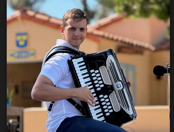 Himesházától Amerikáig! Kéméndi Tamás harmonikájával „felszántotta” a nyugati partot