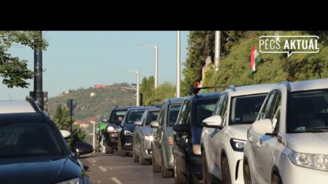 Így dugult be az első iskolai napon a pécsi belváros