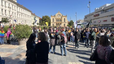 Pécs Pride: Kossuth térről indul a melegfelvonulás a „vadkár elleni” tüntetéssel egy időben