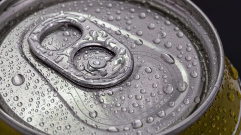 Több millió forint értékben sikkasztott alkoholt két munkahelyéről egy pécsi férfi