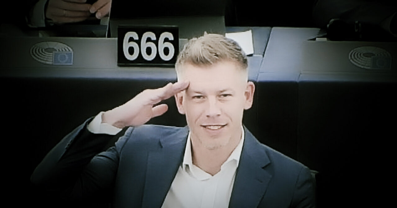 https://pecsaktual.hu/wp-content/uploads/2025/11/cropped-cropped-Magyar-Peter-tiszteleg.jpg