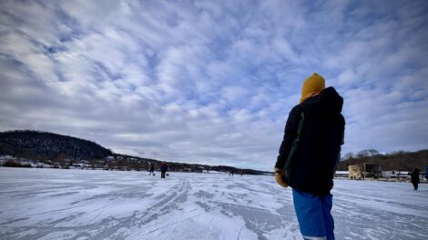 Befagyott Orfűn a Pécsi-tó déli része, 10-12 cm a jég vastagsága