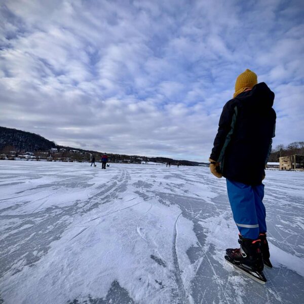 Befagyott Orfűn a Pécsi-tó déli része, 10-12 cm a jég vastagsága