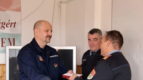 Baranyai tűzoltókat díjaztak