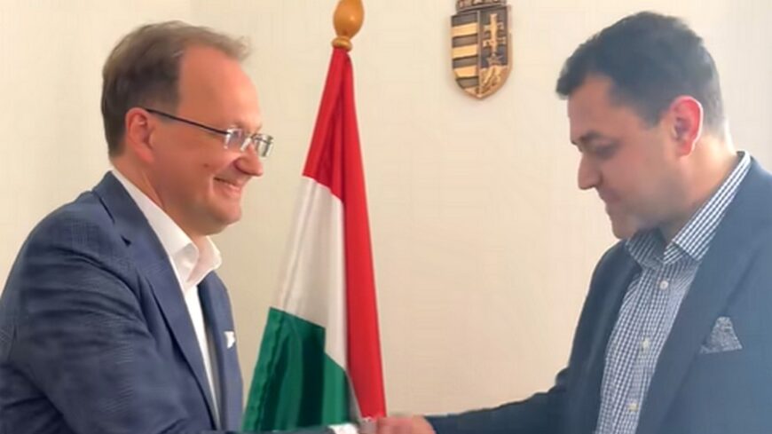 hoppál_adomány_900