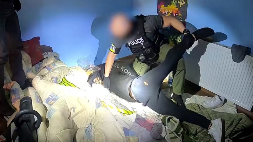 többszörösen_körözött_tolvaj_bűnöző_1000