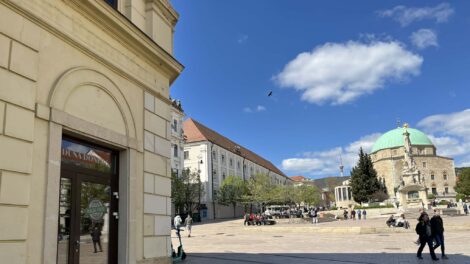 Új étterem nyílt Pécsett: ingyen dürümmel várják a betérőket