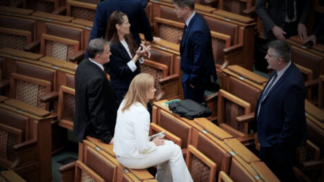 Hiányzott ez a lazaság a Tisztelt Házból