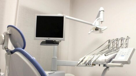 Fejlődik az implantológia: új irányok, új lehetőségek
