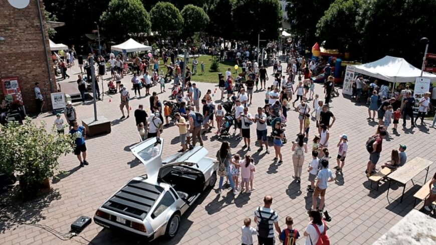 pécs_városi_gyereknap_zsolnay_kultnegyed_DeLorean_1000