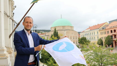 Hivatalos: távozott a közéletből Őri László