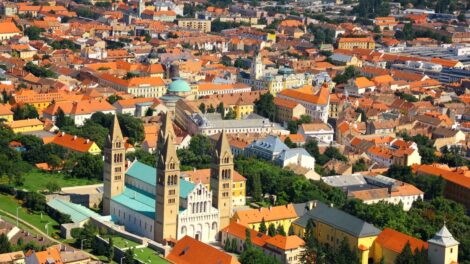 Négy testvérvárossal is jubileumot ünnepel Pécs