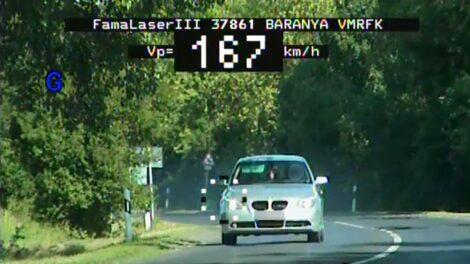 Ismét őrült száguldozót kapcsoltak le a 6-os úton