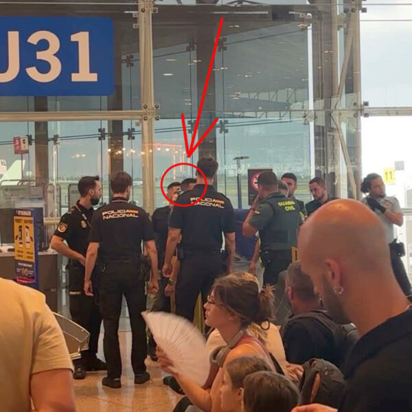 Terrorfenyegetés: pécsiek is menekültek a barcelonai repülőtéren