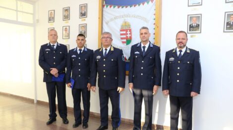 Késsel akart rabolni egy 19 éves fiú az Egyetemvárosban, elkapták a rendőrök