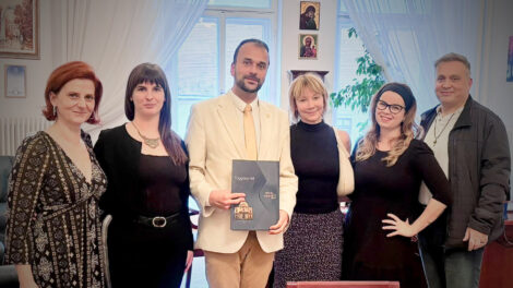„Nyugodtan szeretnének dolgozni a közönségért”: petíciót adott át a városvezetésnek a Pécsi Nemzeti Színház delegációja